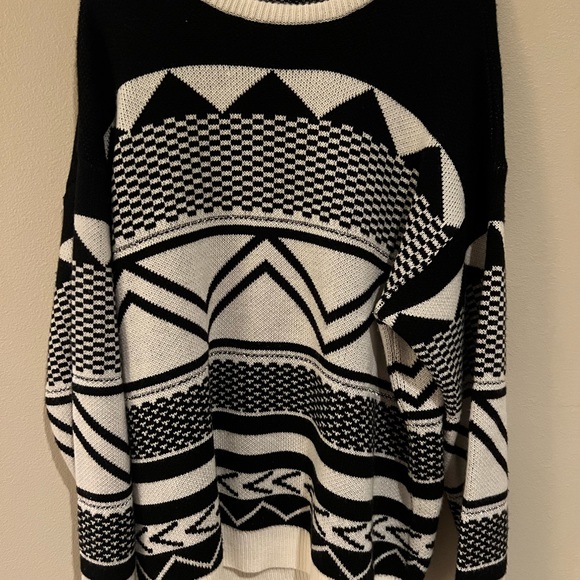 XL Zara Sweater Holiday - Picture 2 of 7
